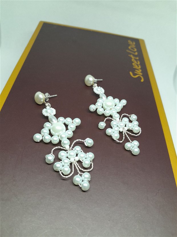cercei eleganti/mireasa chandelier cu perle- alb