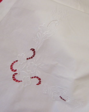 Nou-cearsaf cu broderie