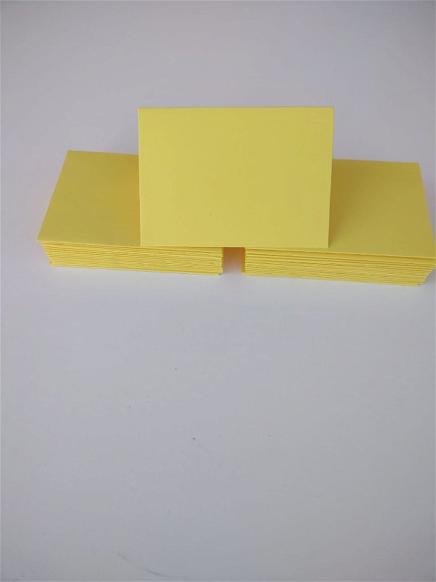 Plicuri din carton galben de 160gr