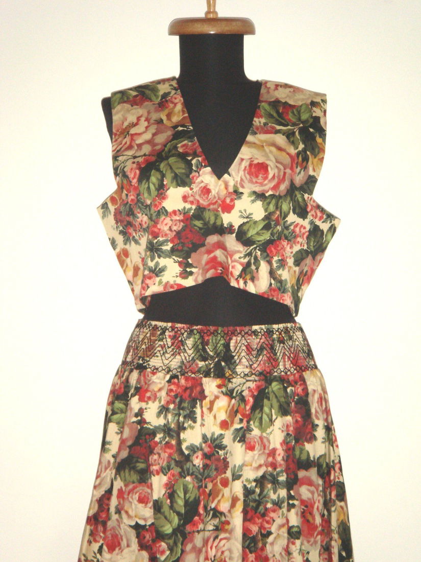 Zara, Compleu nou, fusta si cropped top, cu print floral colorat