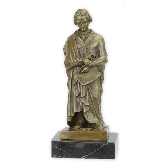 Beethoven-statueta din bronz pe un soclu din marmura