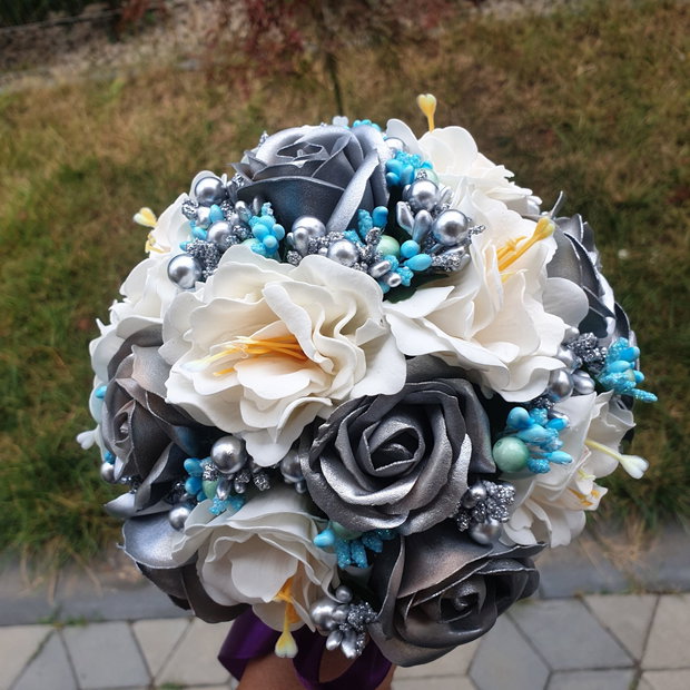 Buchet mireasa argintiu