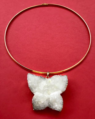 Pandantiv fluture agata druzy alba