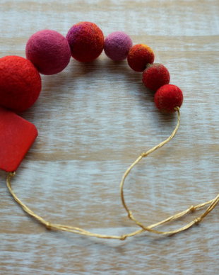 Colier Shades of Red