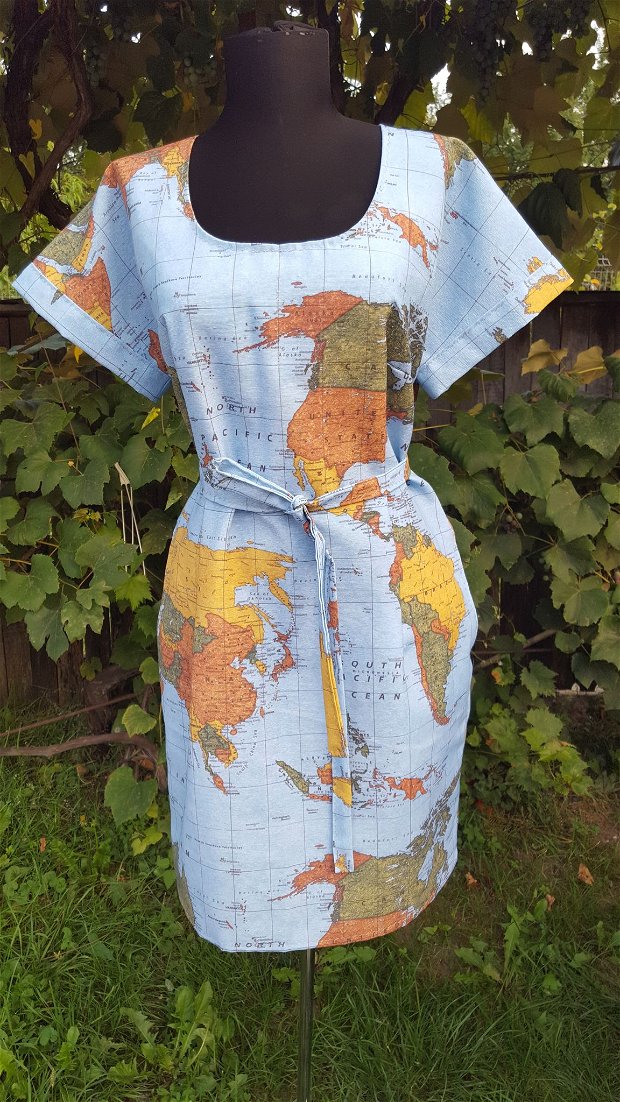 Rochie cu harta lumii