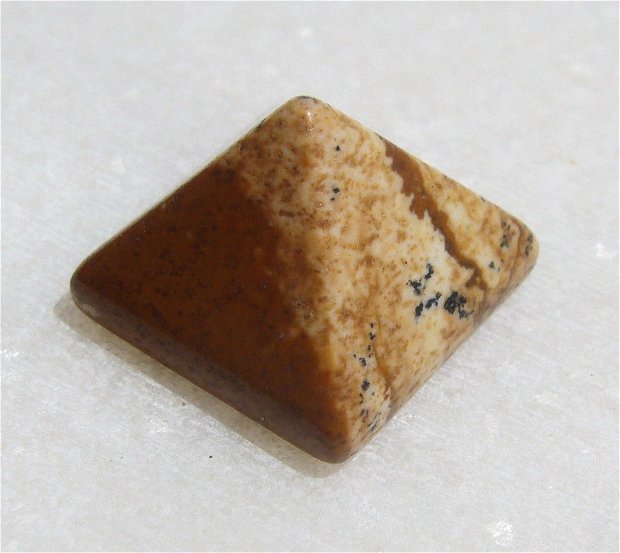 Piramida din landscape jasper aprox 14x14x10 mm