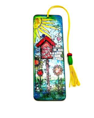 Semn de carte handmade, Acasa