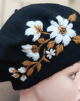 Bereta brodata neagra