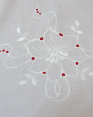 Napron batist cu broderie