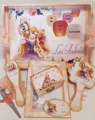 Tava personalizata pentru taierea motului, Rapunzel