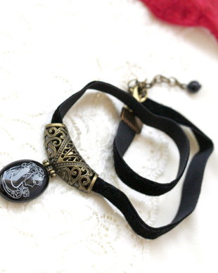 Colier choker cu onix si catifea neagra