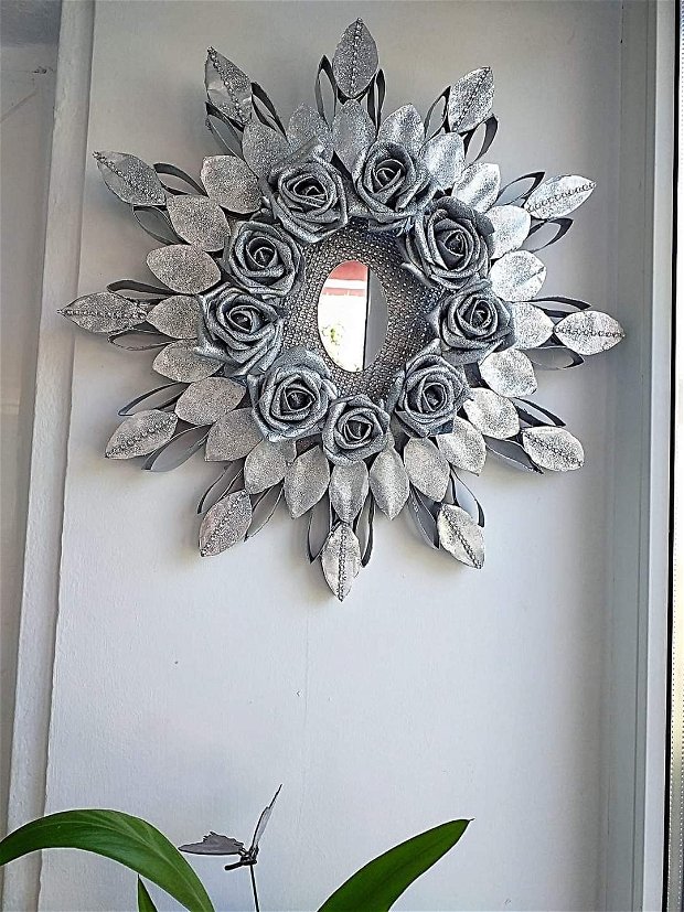 Decoratiune moderna oglinda perete