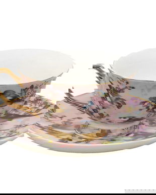 Set doua cesti din portelan  roz cu farfurioara cu motive cu pasarele