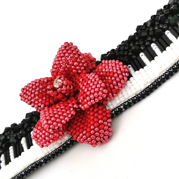 Rezervat Brățara - Red Flower Piano
