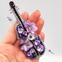 Rezervat Broșă - Purple Violin