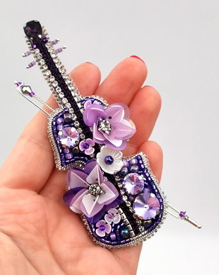 Rezervat Broșă - Purple Violin