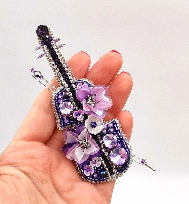 Rezervat Broșă - Purple Violin