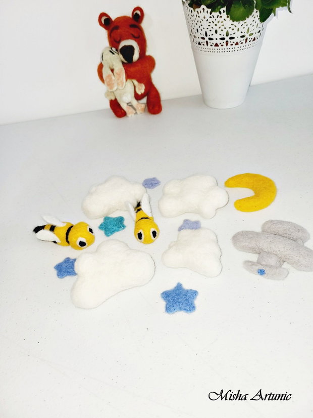 Figurine impaslite pentru caruselul patutului bebelusului