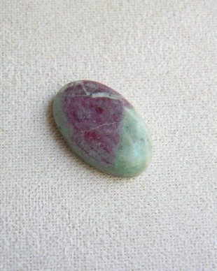 Caboson ruby zoisite (M22)