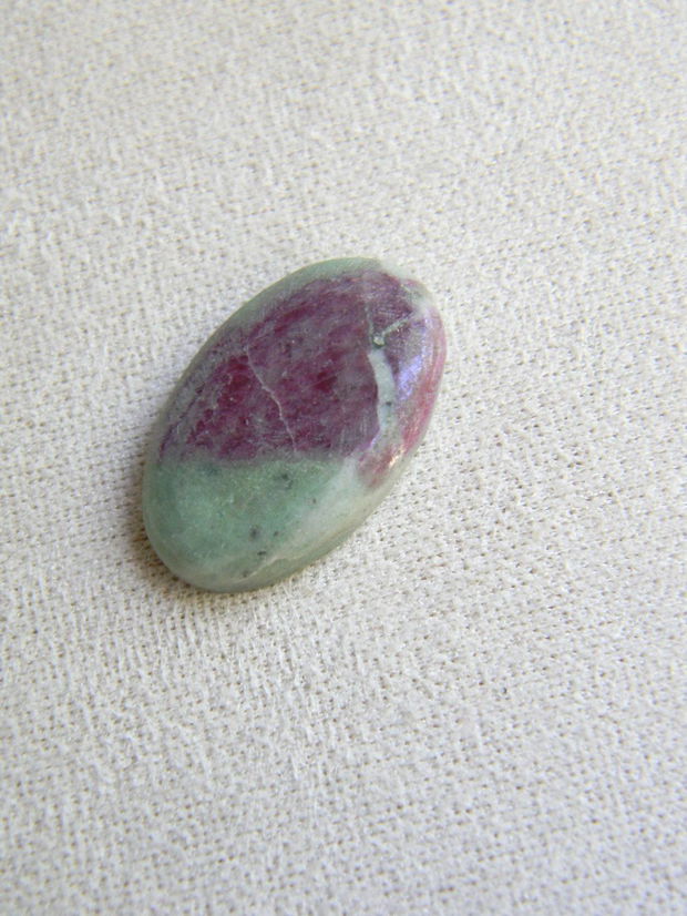 Caboson ruby zoisite (M21)