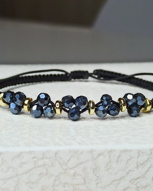 Bratara reglabila cu snur, cristale si hematit auriu, bratara fina, eleganta si delicata. Bratara unisex.