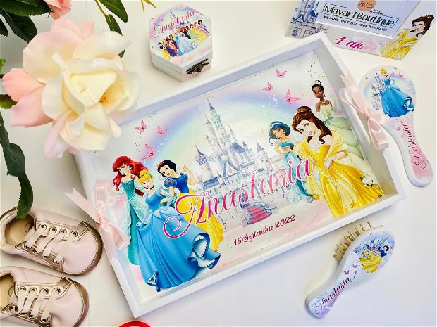 Set aniversar personalizat 1 anisor - Printesele Disney - Tavita turta si accesorii