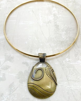 Colier medieval pandantiv bronz