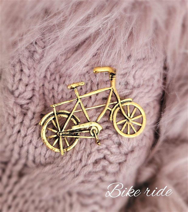 Broșă cu bicicletă auriu-antic