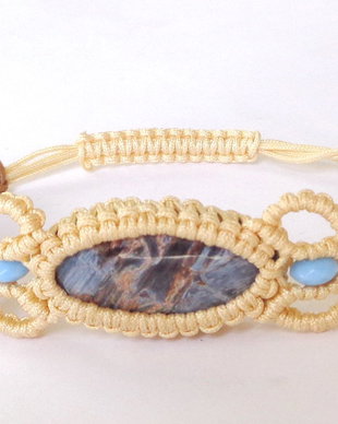 Bratara pietersit in micro-macrame