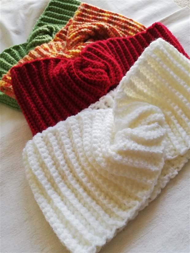 Bentițe tricotate manual