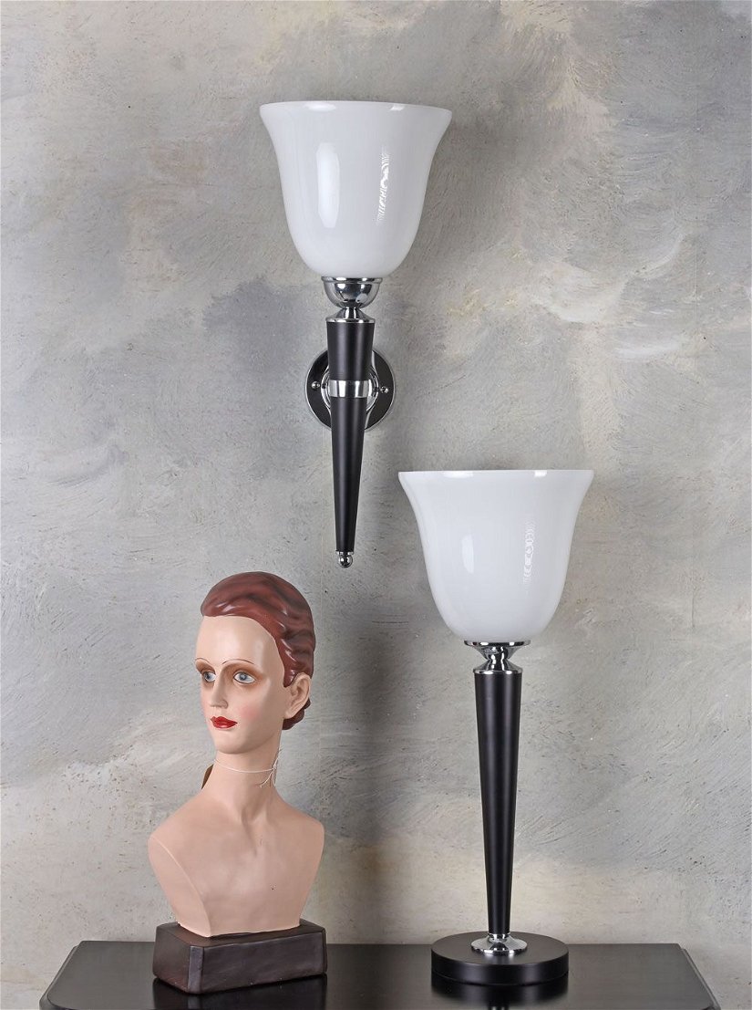Lampa Art Deco de perete cu abajur alb