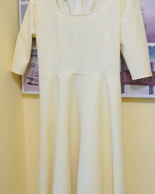 Rochie Clos Eleganta Jacquard Galben Pal