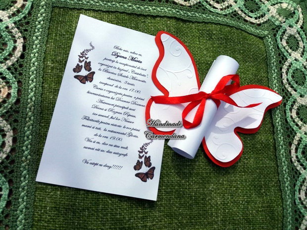 Invitatie papirus cu fluture embosat