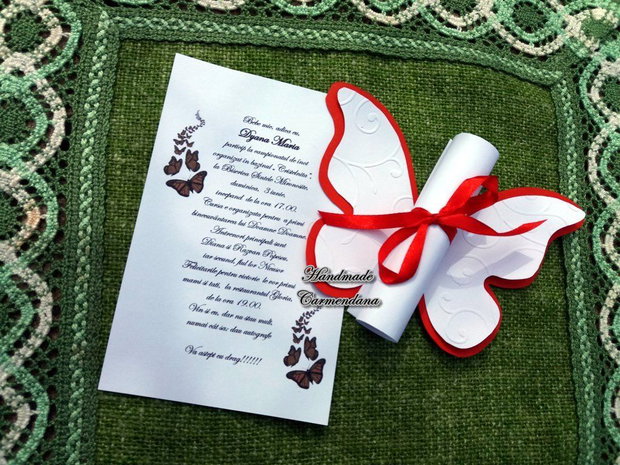 Invitatie papirus cu fluture embosat