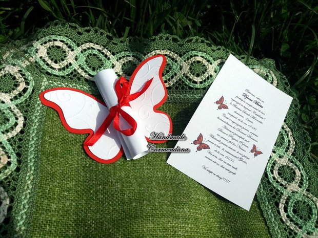 Invitatie papirus cu fluture embosat