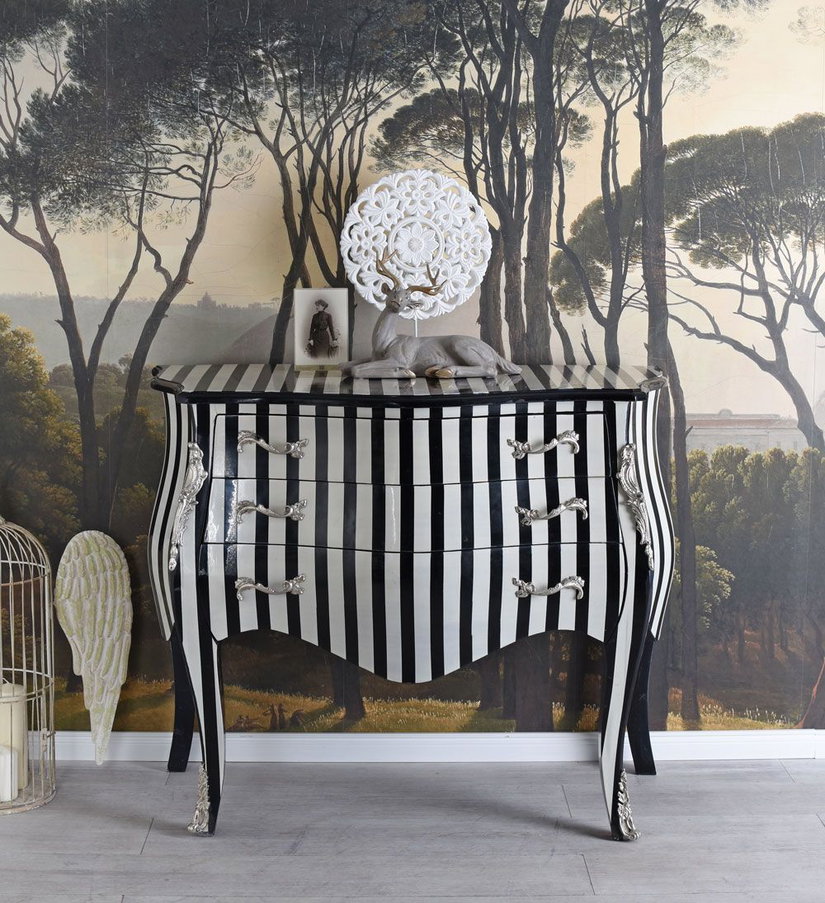 Comoda baroc din lemn masiv alb cu dungi