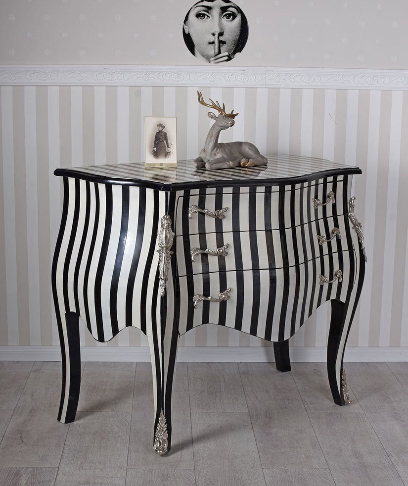 Comoda baroc din lemn masiv alb cu dungi