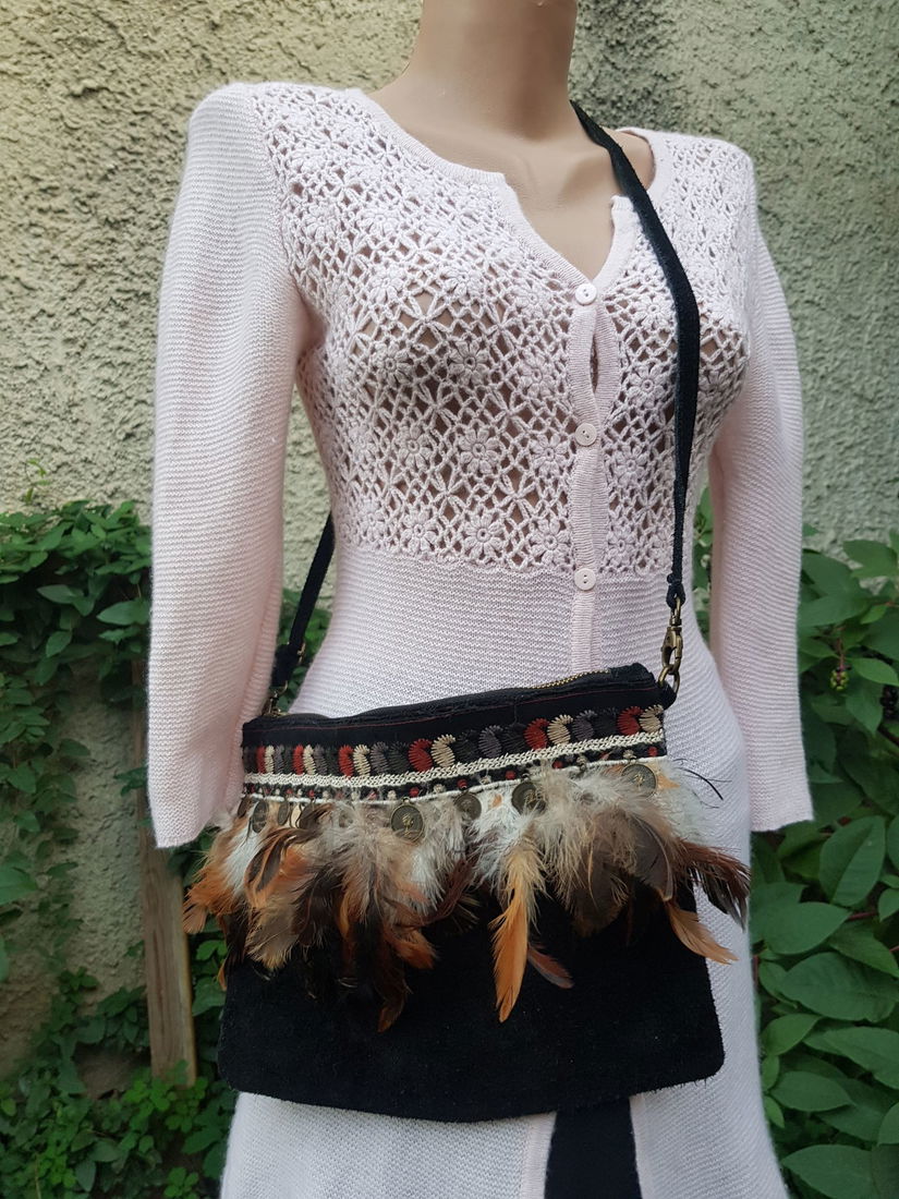 Poseta din piele, cu pene