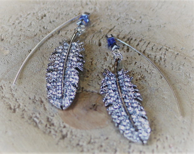 Cercei din alama argintata cu cristale zirconia si cristale tip swarovski