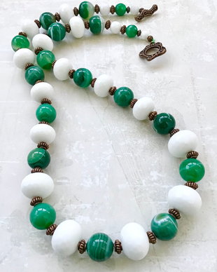 Colier vintage agate verzi & albe