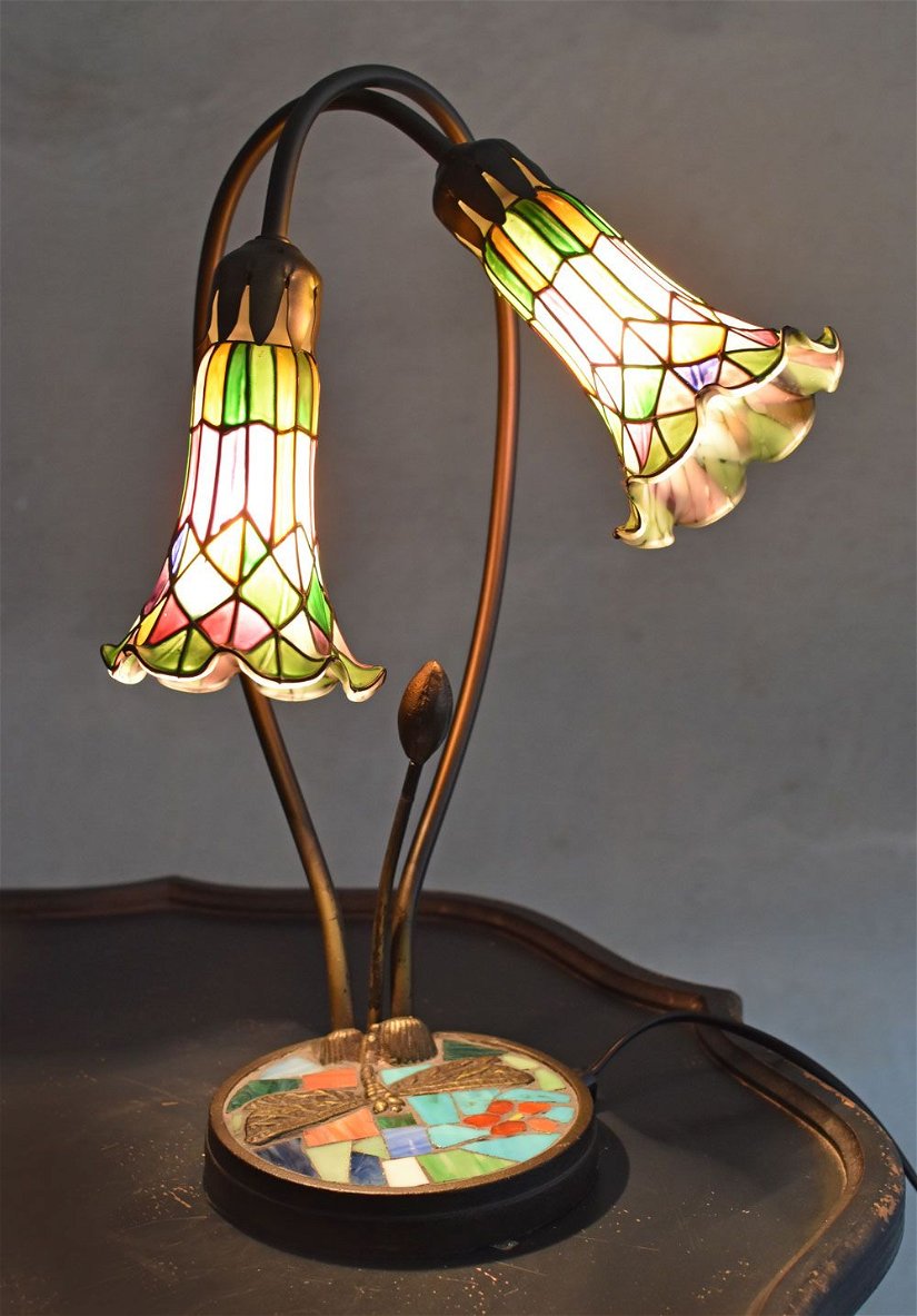 Lampa Tiffany din metal si abajururi lalea