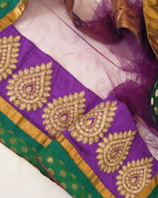 Dupatta/esarfa indiana
