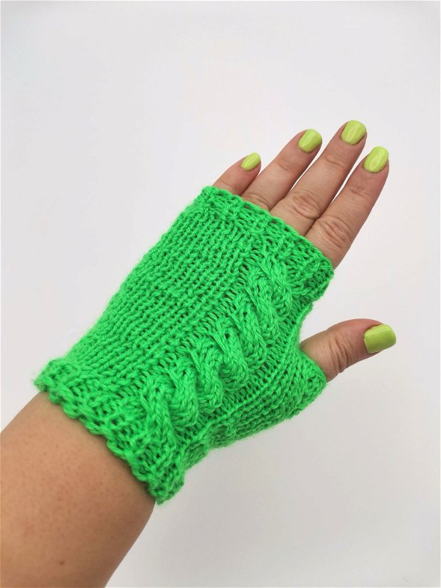 Manusi tricotate manual - Mănuși handmade - verde neon