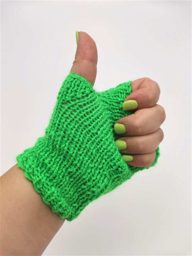 Manusi tricotate manual - Mănuși handmade - verde neon