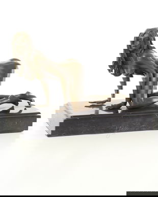 Nud- statueta erotica pe soclu din marmura