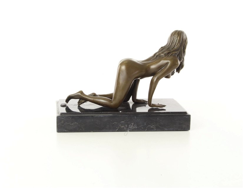 Nud- statueta erotica pe soclu din marmura