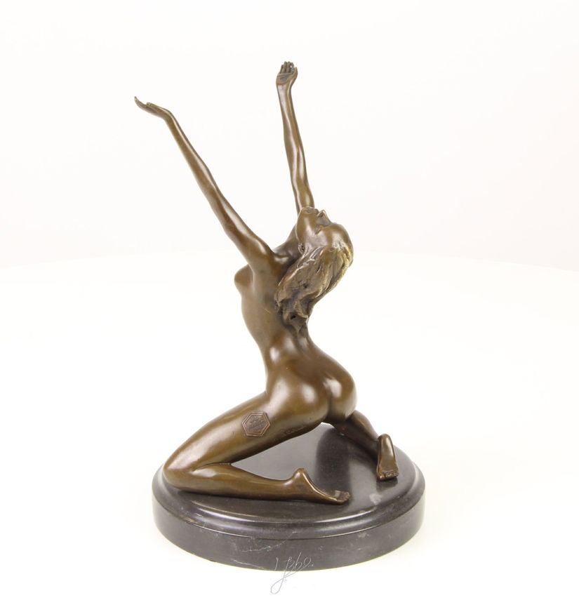 Nud - statueta erotica din bronz pe soclu din marmura