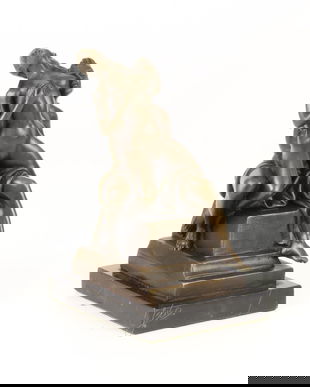 Cuplu - statueta erotica pe soclu din marmura