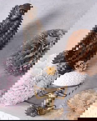 Decoratiune din rasini cu o maimuta