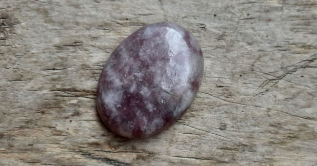 Cabochon lepidolit, 40x30 mm